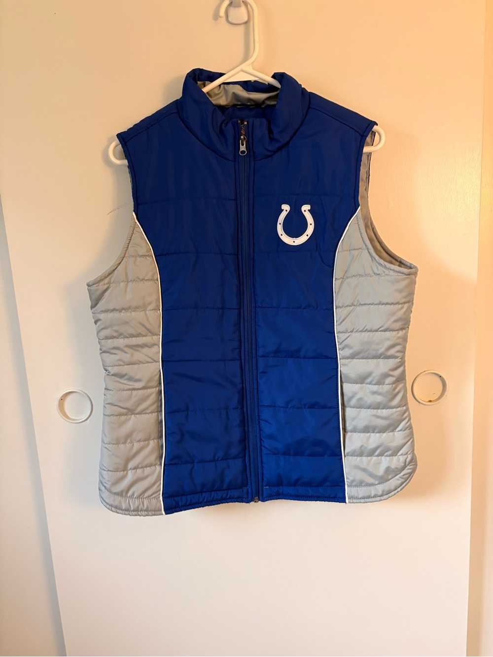 Women’s large Indianapolis colts puffer vest